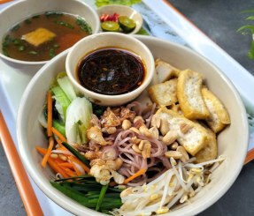 Hủ tiếu trộn 